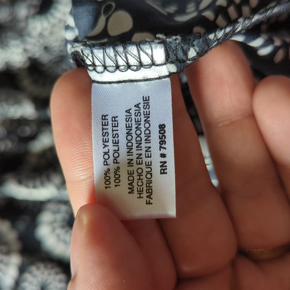 Black & White Buttoned Blouse with Pattern, Ruching & Cute Button Detail - Picture 4 of 9